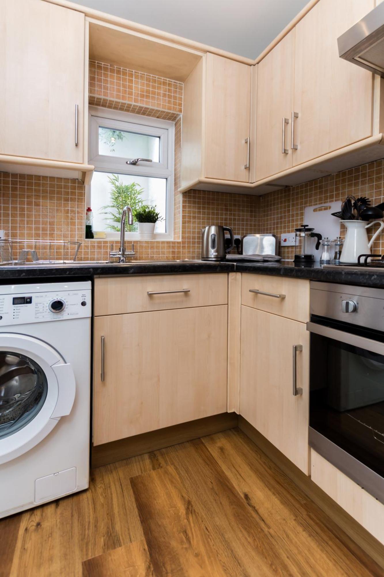 Amazing 1bdr With Private Decked Garden, Fast Wifi Londen