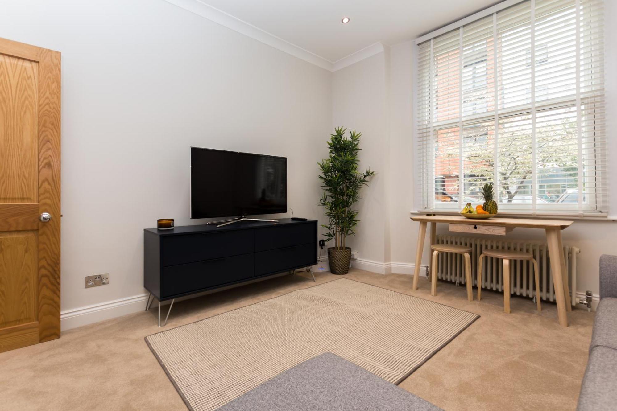 Appartement Amazing 1bdr With Private Decked Garden, Fast Wifi Londen