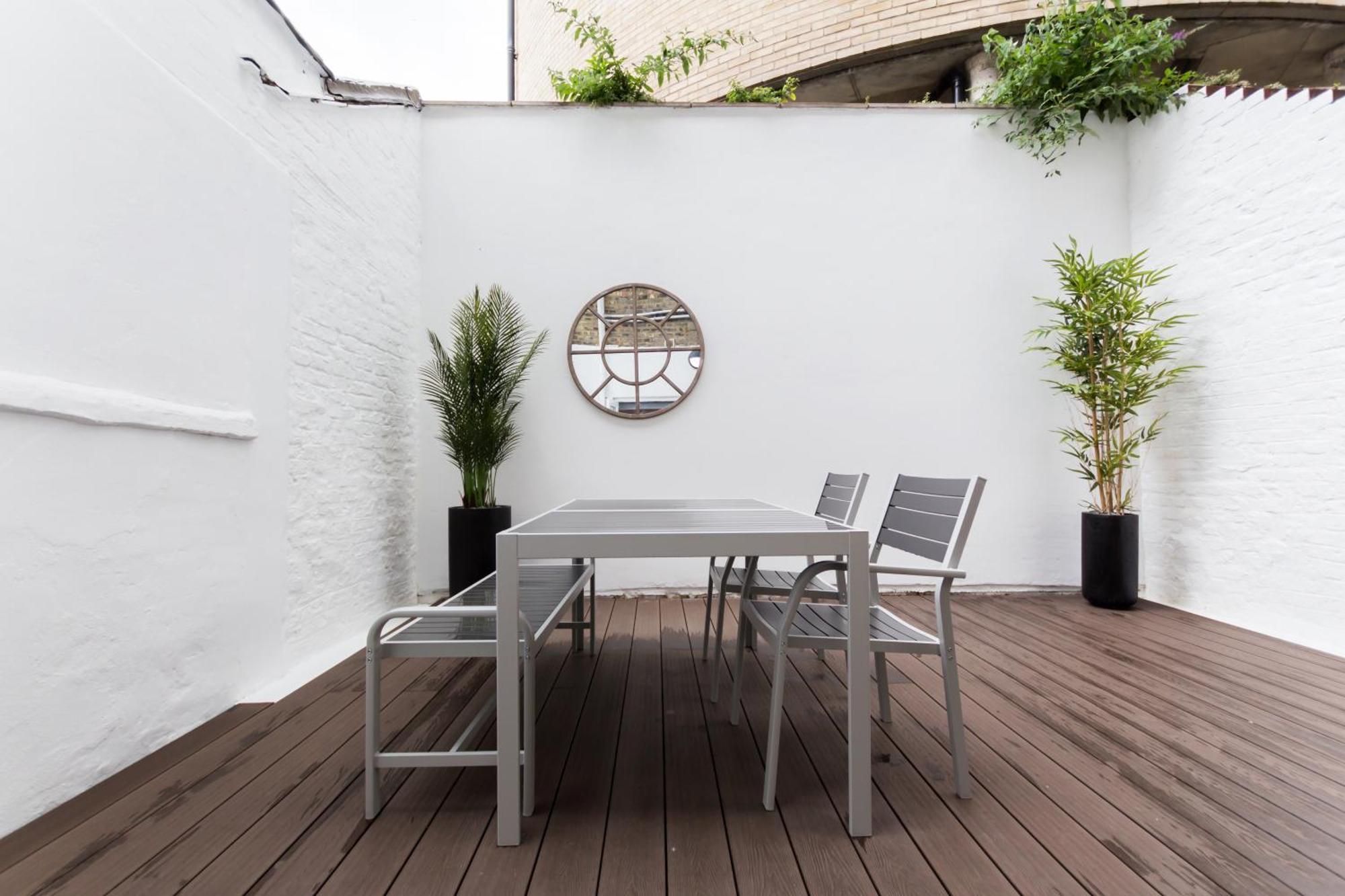 Amazing 1bdr With Private Decked Garden, Fast Wifi Appartement